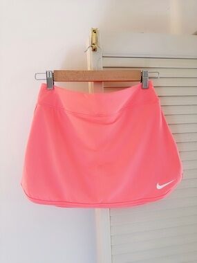 NWOT Nike Coral Peach Pink Dri-FIT Skort Skirt sz S Tennis Golf